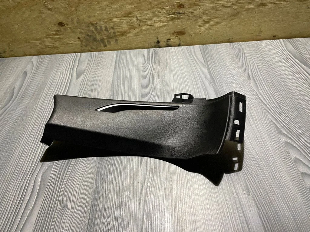 (C) pillar trim 102473200C – Tesla Model S (2012-)