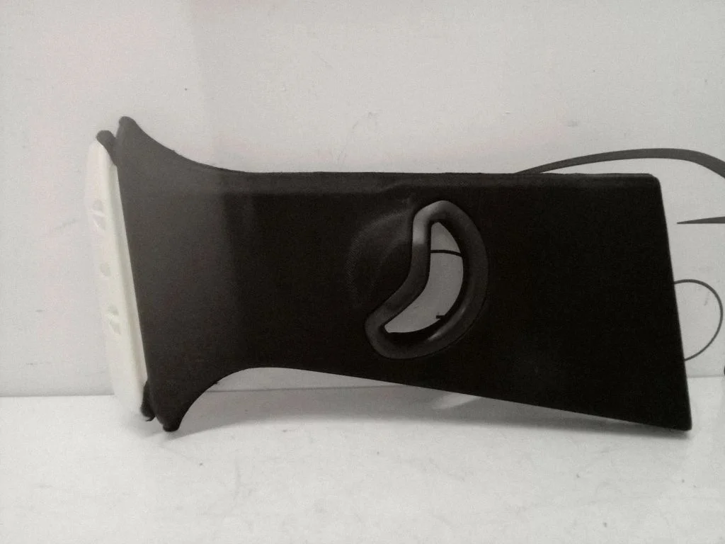 (B) pillar trim (top) 7433242