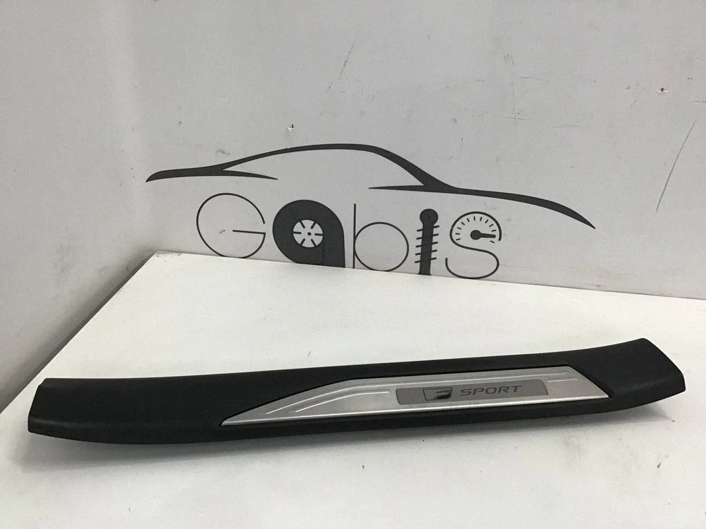 Front sill trim cover 6791048160