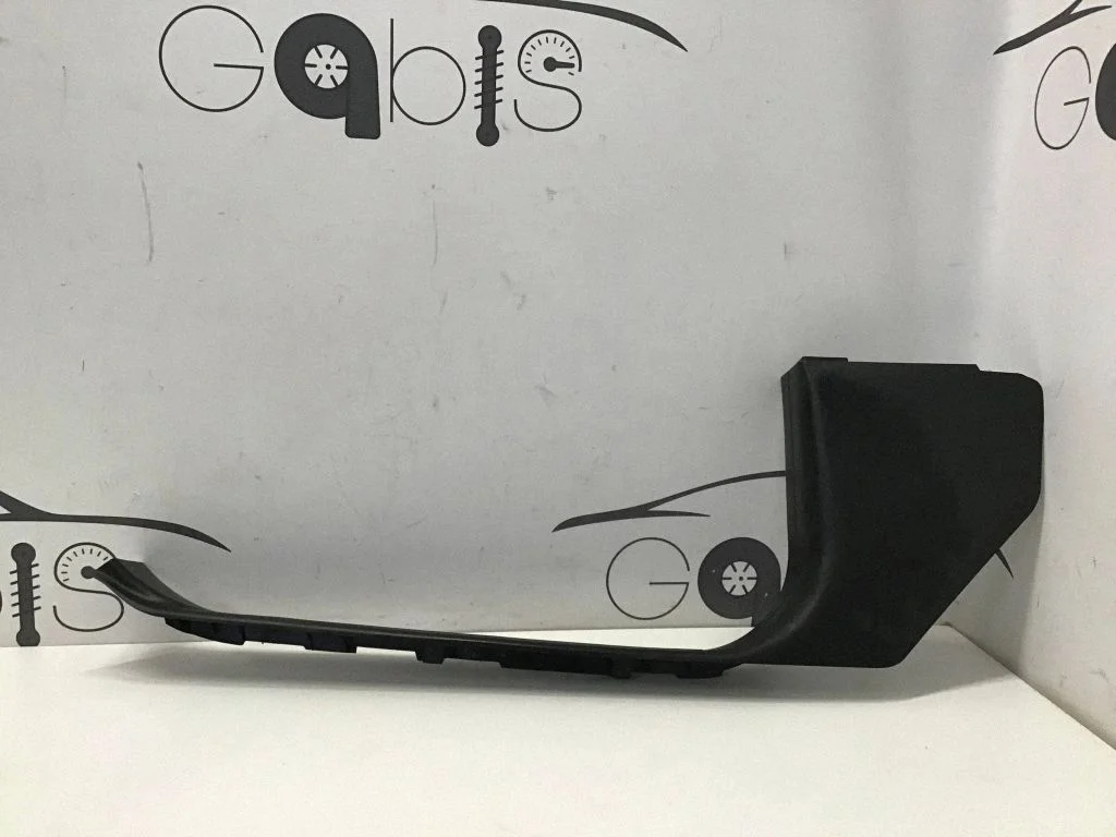 Front sill trim cover A1666800135