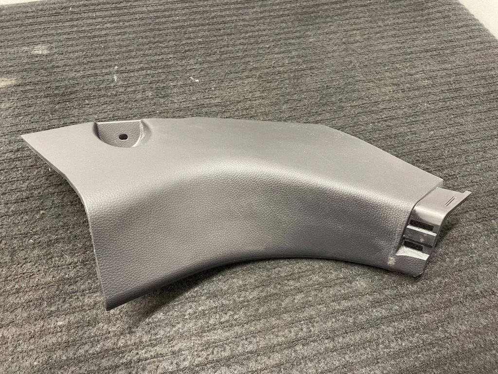 Front sill trim cover – Toyota RAV 4 (XA50) (2018-)