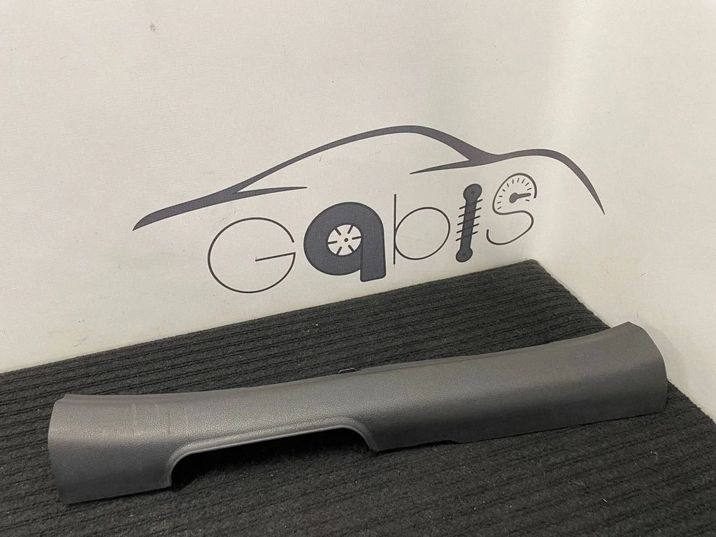 Front sill trim cover 85870K4000