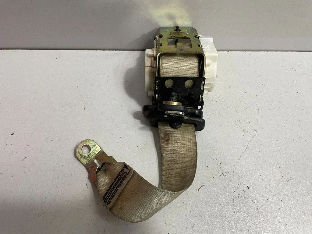Aizmugurējā drošības josta 7111369 – BMW 6. sērija E63 E64 (2002-2010)