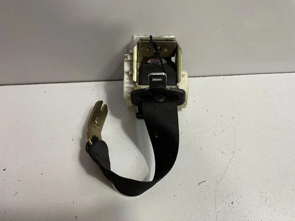 Rear seatbelt – BMW 5 Series E60 E61 (2004-2010)