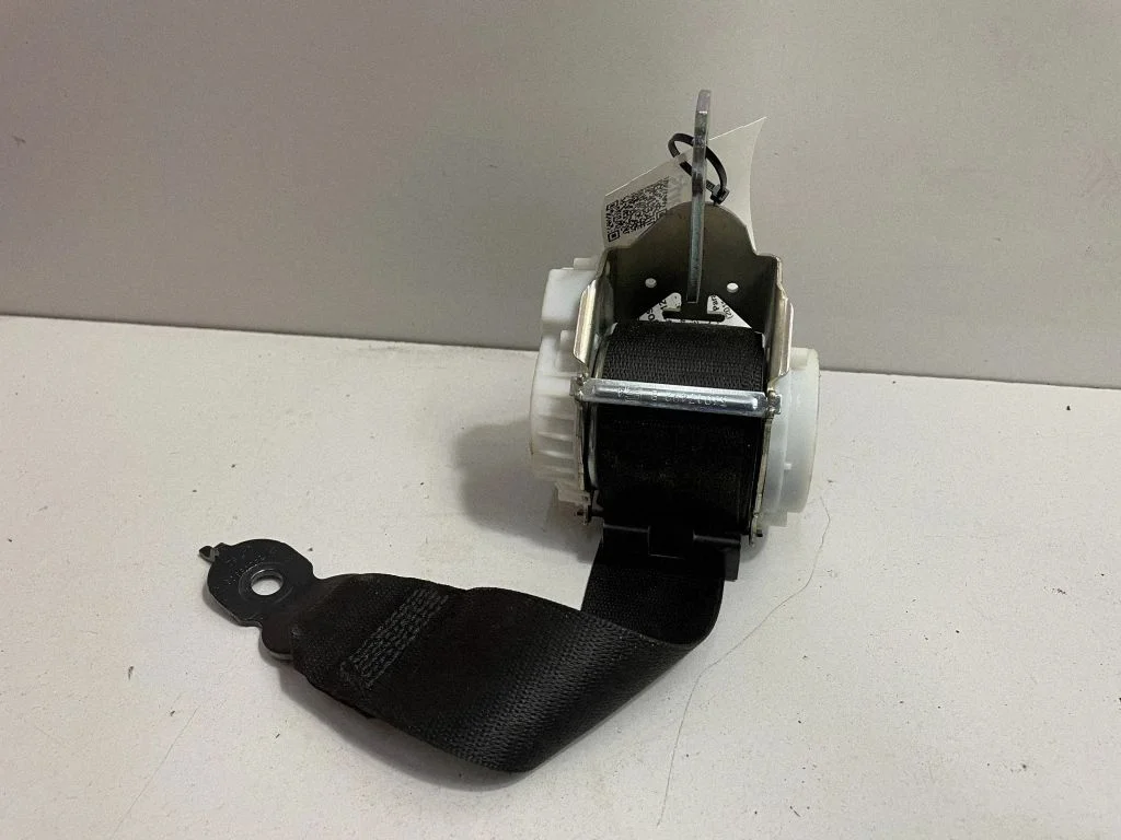 Rear seatbelt – BMW 6 Series F06 Gran coupe (2012-2018)