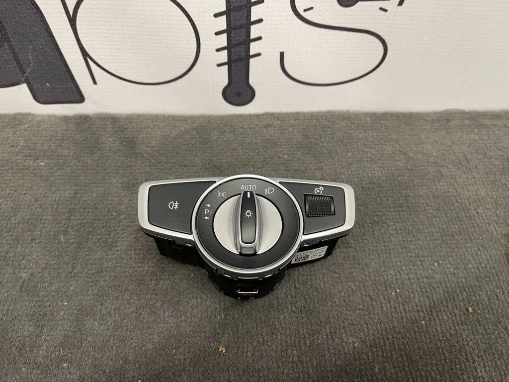 Light switch A2059051810