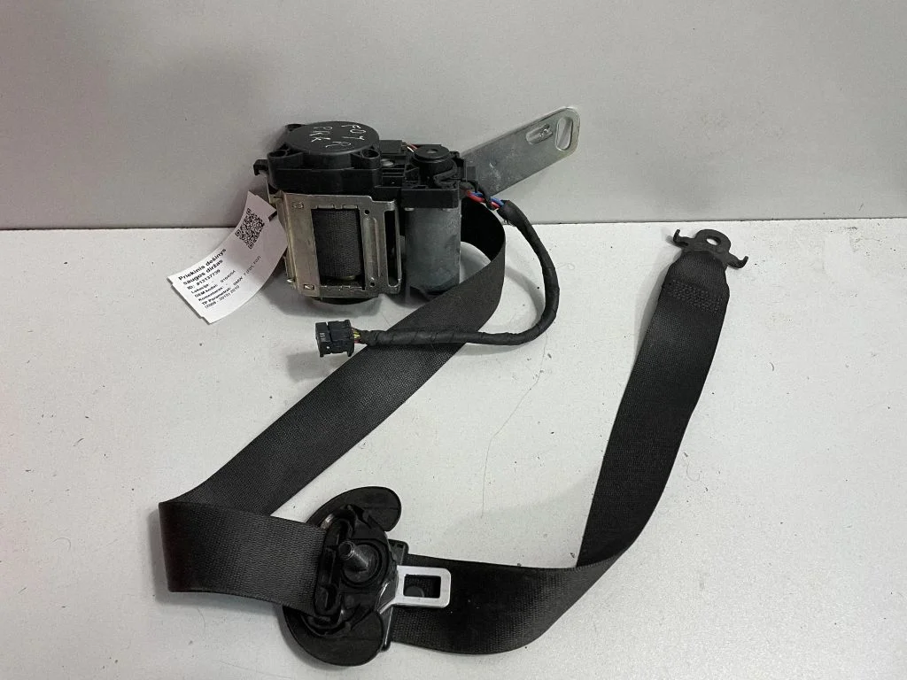 Front seatbelt – BMW 7 Series F01 F02 F03 F04 (2008-2016)