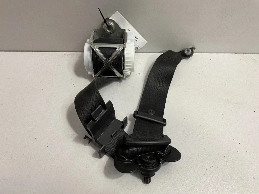 Front seatbelt – BMW 3 Series GT F34 (2013-2017)