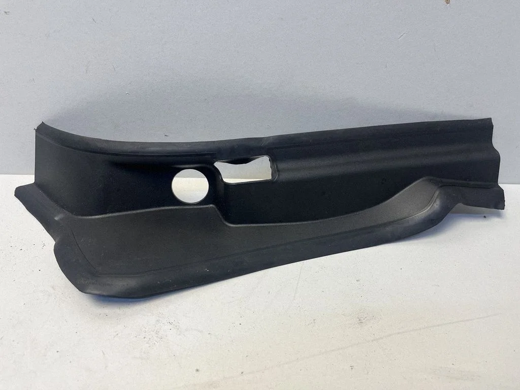 Muu pagasiruumi viimistluse osa – BMW i4 (2021-)