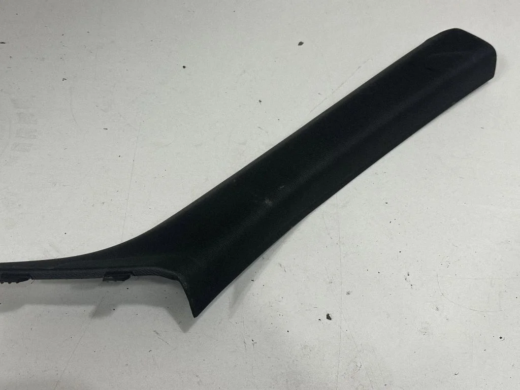 (A) pillar trim 7129312