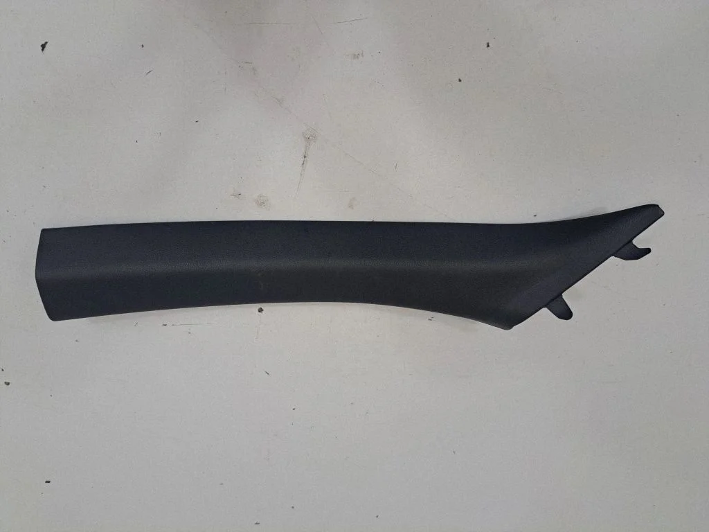 (A) pillar trim 7129311