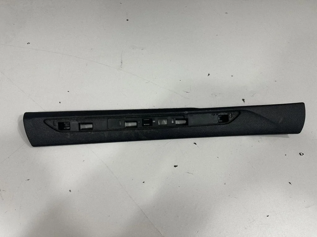 (A) piilari kate – BMW X6 F16 (2014-2017)