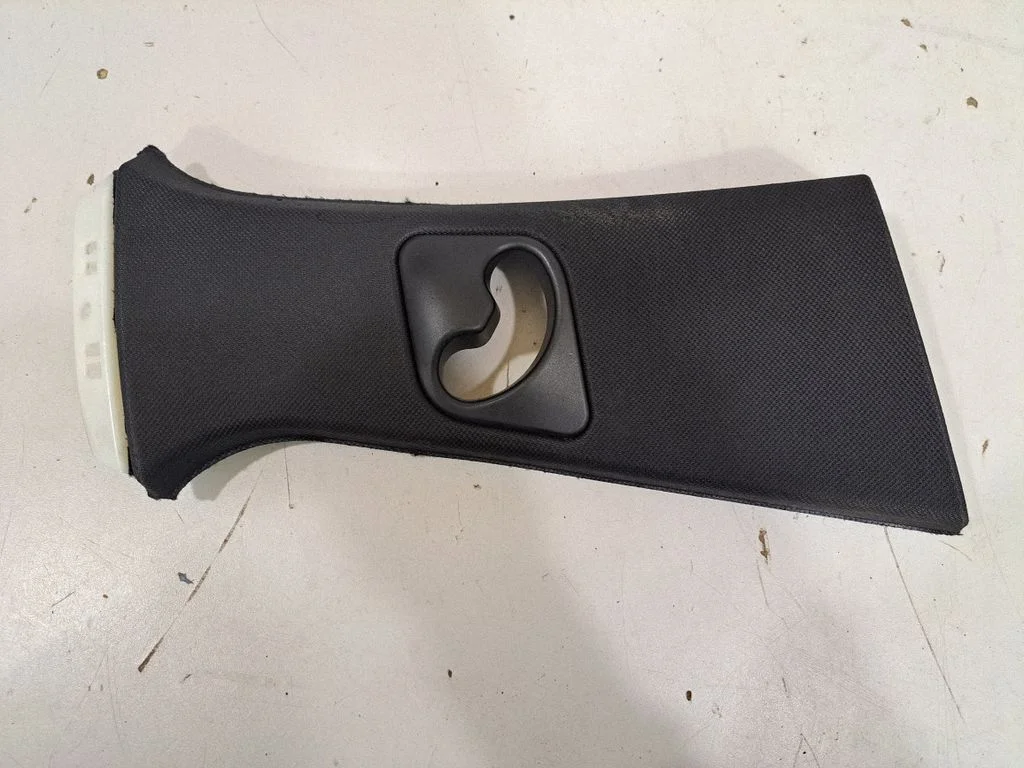 (B) pillar trim (top) – BMW X6M F86 (2015-2018)