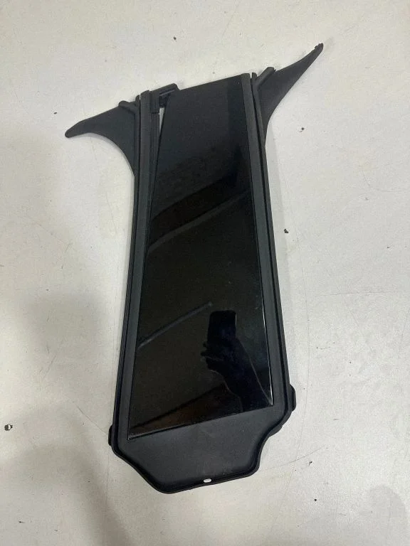 (B) pillar trim (top) 7483005