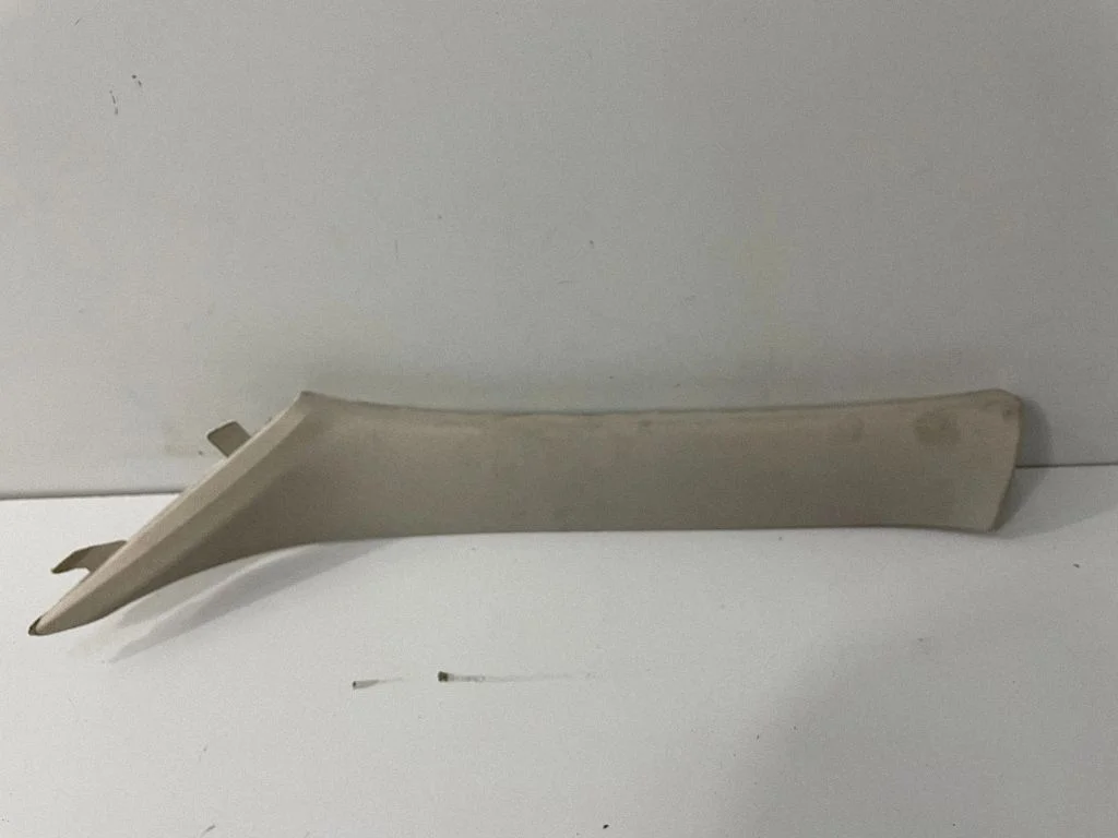 (A) piilari kate – BMW 3-seeria F30 F35 F31 (2012-2018)