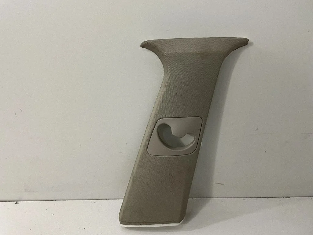 (B) statņa apdare (augšējā) – BMW X5 E70 (2006-2013)