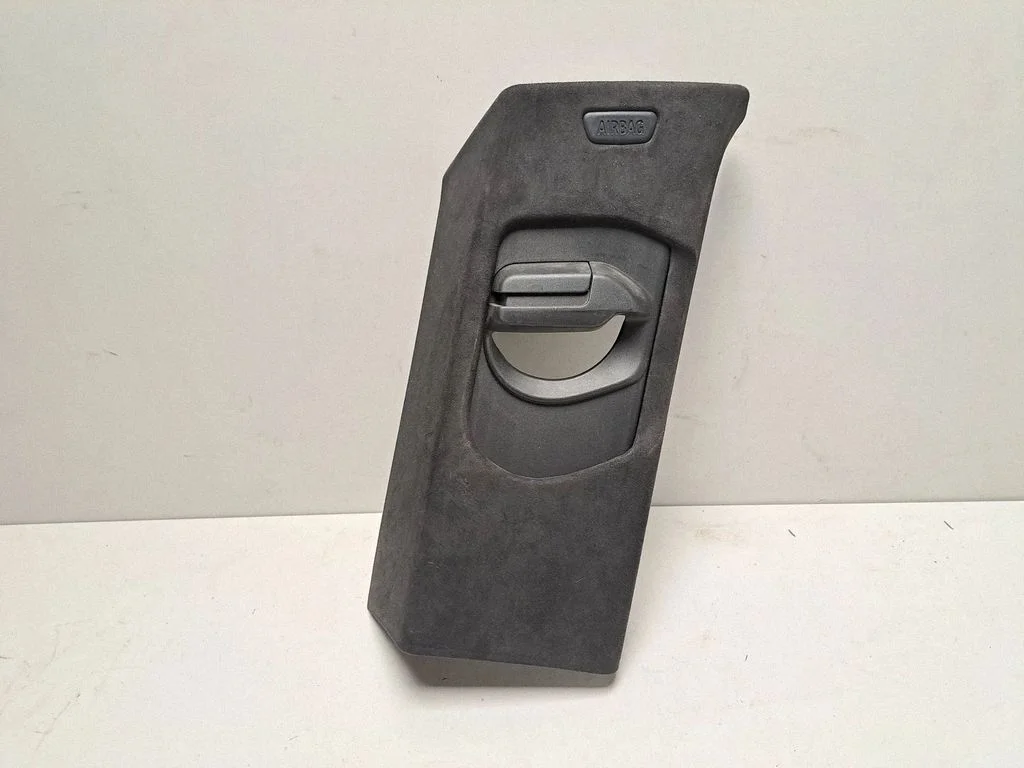 (C) pillar trim – BMW X7 G07 (2018-)