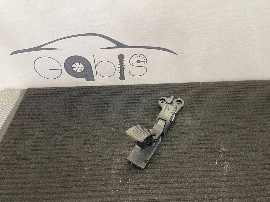Accelerator throttle pedal – Mercedes-Benz GLS-Class X166 (2015-2019)