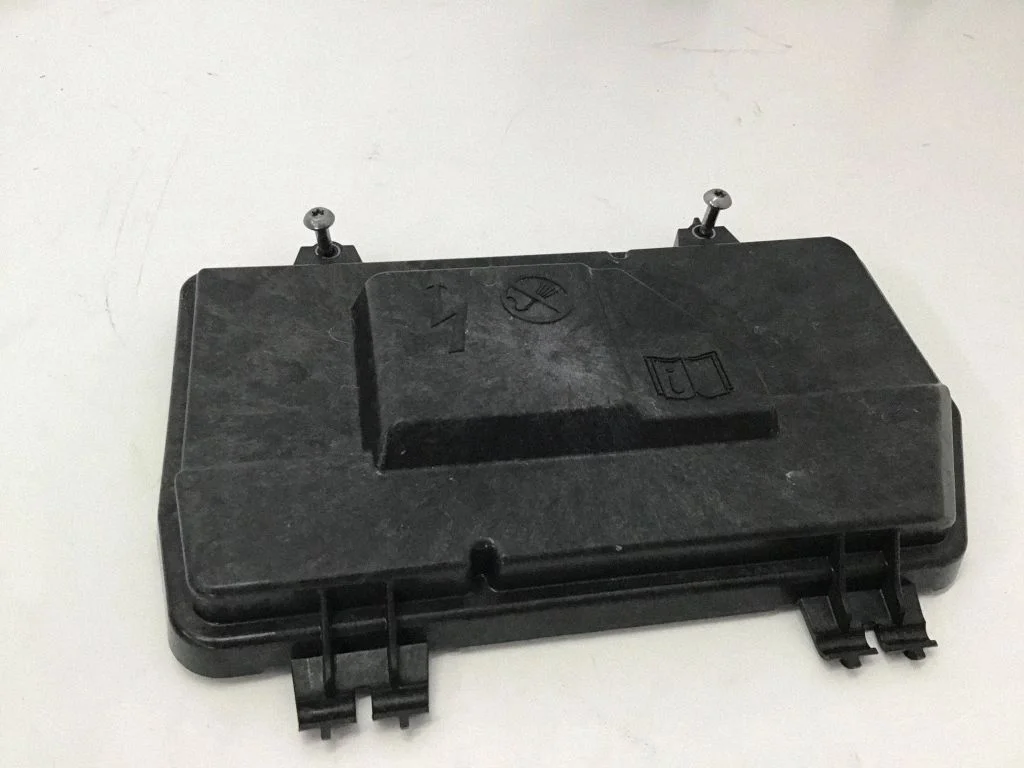 Fuse box cover A2065400600