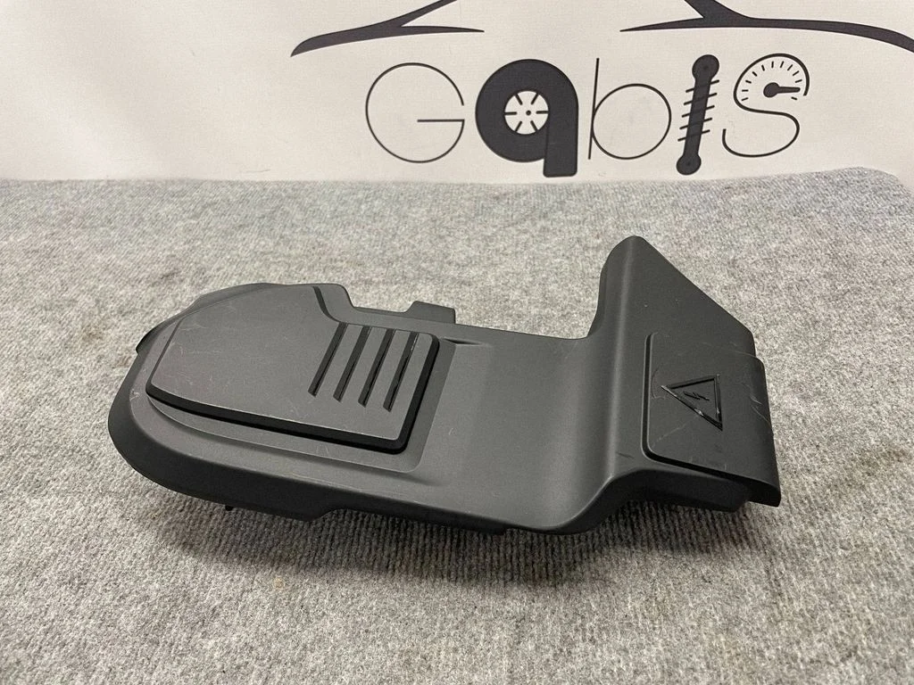 Kaitsmekarbi kaas – BMW X3 G01 (2018-2024)