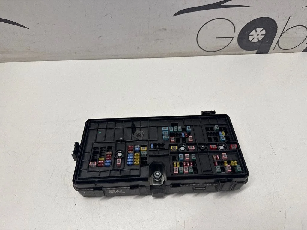 Fuse module L1MT14D068ZG – Ford Explorer VI (2019-)