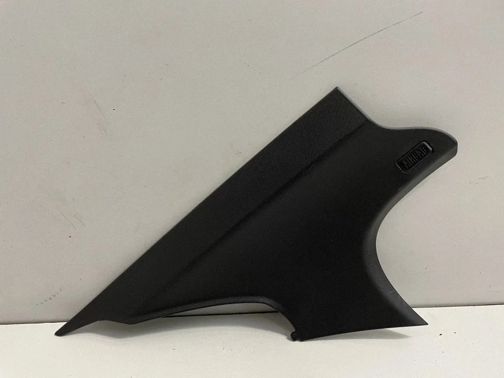 (C) piilari kate – BMW 3-seeria E90 E91 (2005-2012)