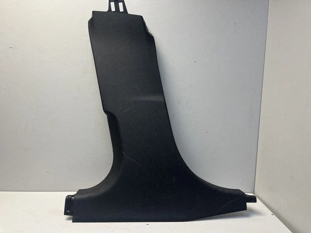 (B) pillar trim (bottom) 7490759