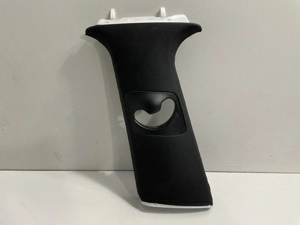 (B) piilari kate (alumine) – BMW X6 E71 (2008-2014)