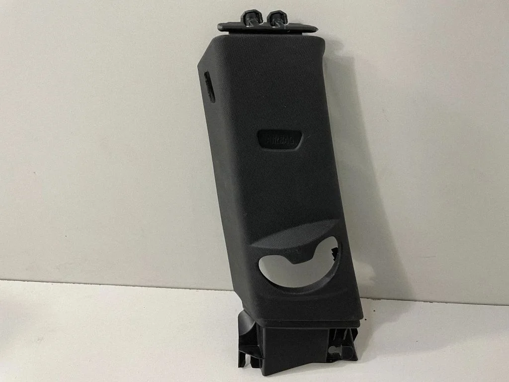 (B) piilari kate (alumine) – BMW 2-seeria F22 F23 (2013-2017)