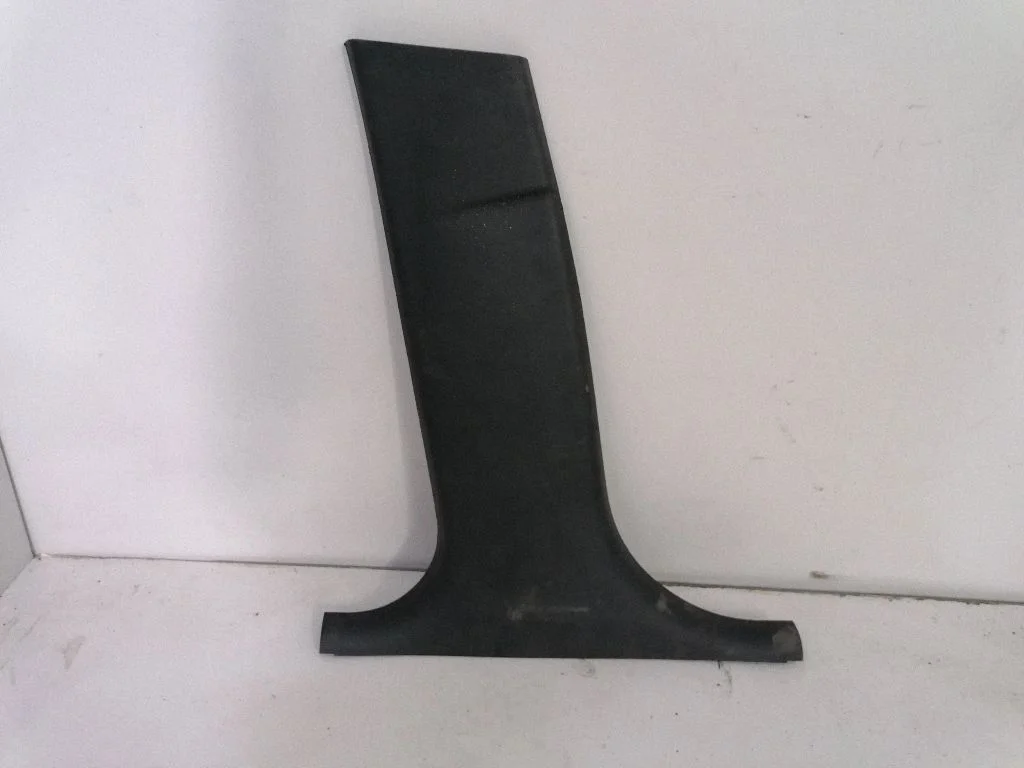 (B) pillar trim (bottom)