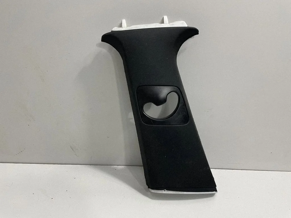(B) piilari kate (alumine) – BMW X6 E71 (2008-2014)