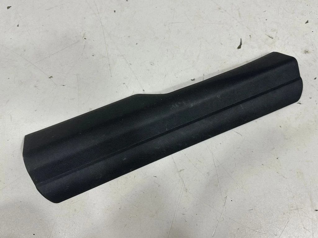 Front sill trim cover 9871091