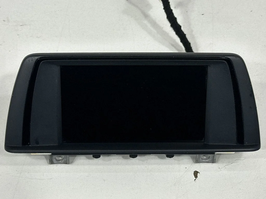 Ekraan / kuvar / väike ekraan – BMW 3-seeria F30 F35 F31 (2012-2018)