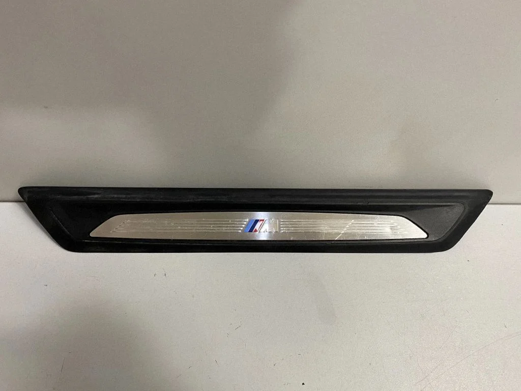 Esilävise kate (sisemine) 8051037 – BMW 2-seeria F22 F23 (2013-2017)