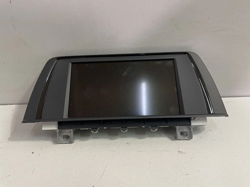 Screen/display/small screen – BMW 3 Series F30 F35 F31 (2012-2018)