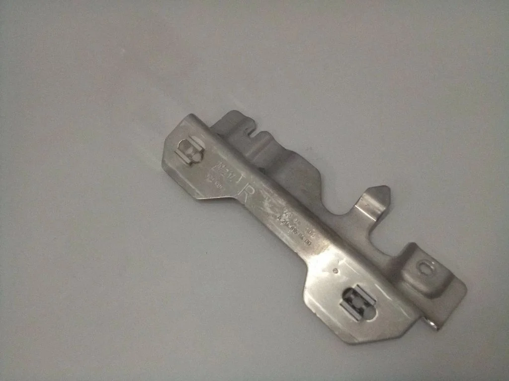Pozostałe części zewnętrzne A2148150400