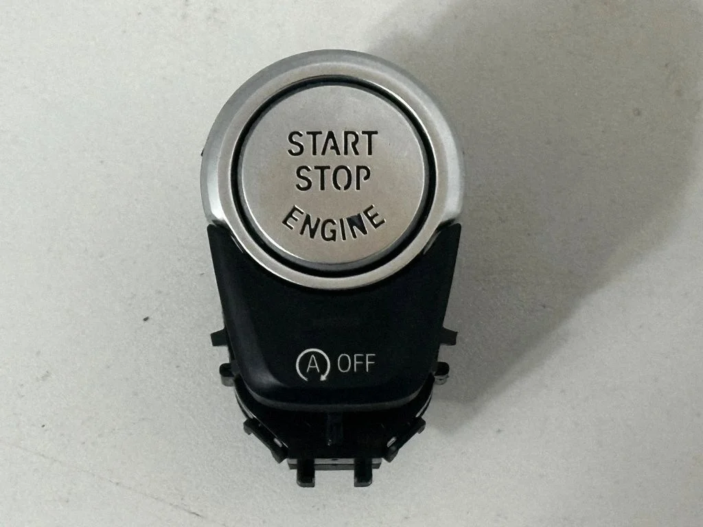 Mootori start-stopp-nupp 6842092