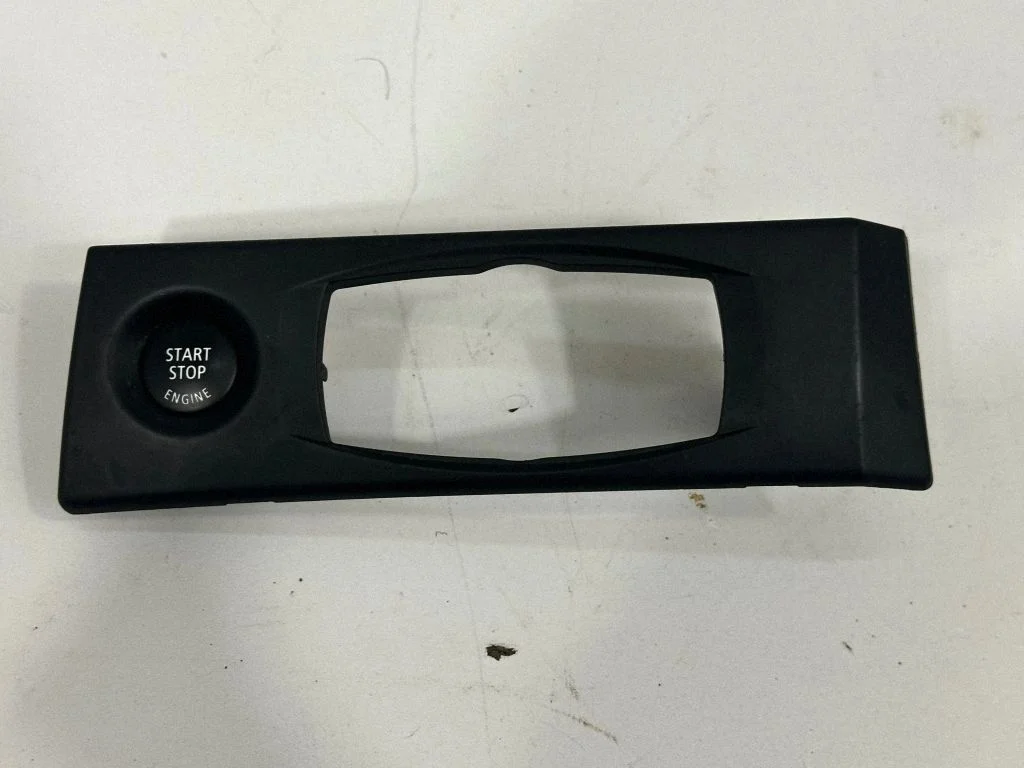 Motora iedarbināšanas poga (slēdzis) – BMW 5. sērija E60 E61 (2004-2010)