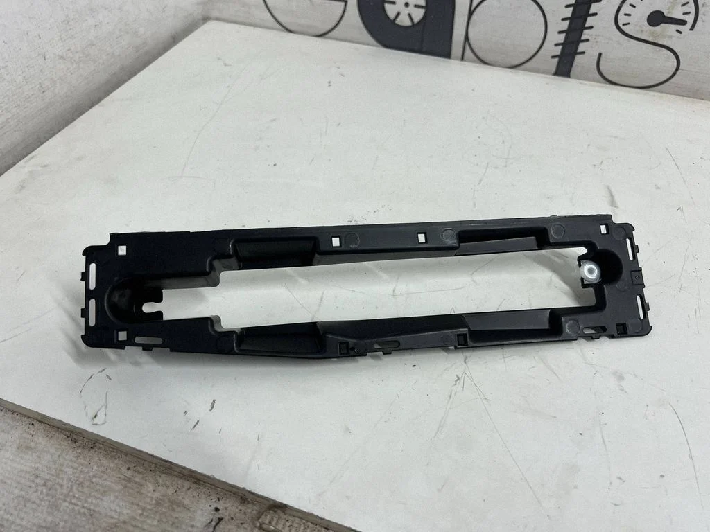 Other interior part – Toyota RAV 4 (XA50) (2018-)