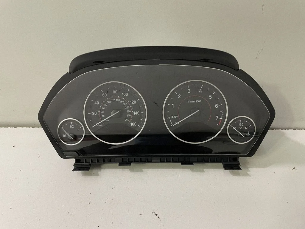 Spidometrs (instrumentu panelis) – BMW 4. sērija F32 F33 (2013-2020)