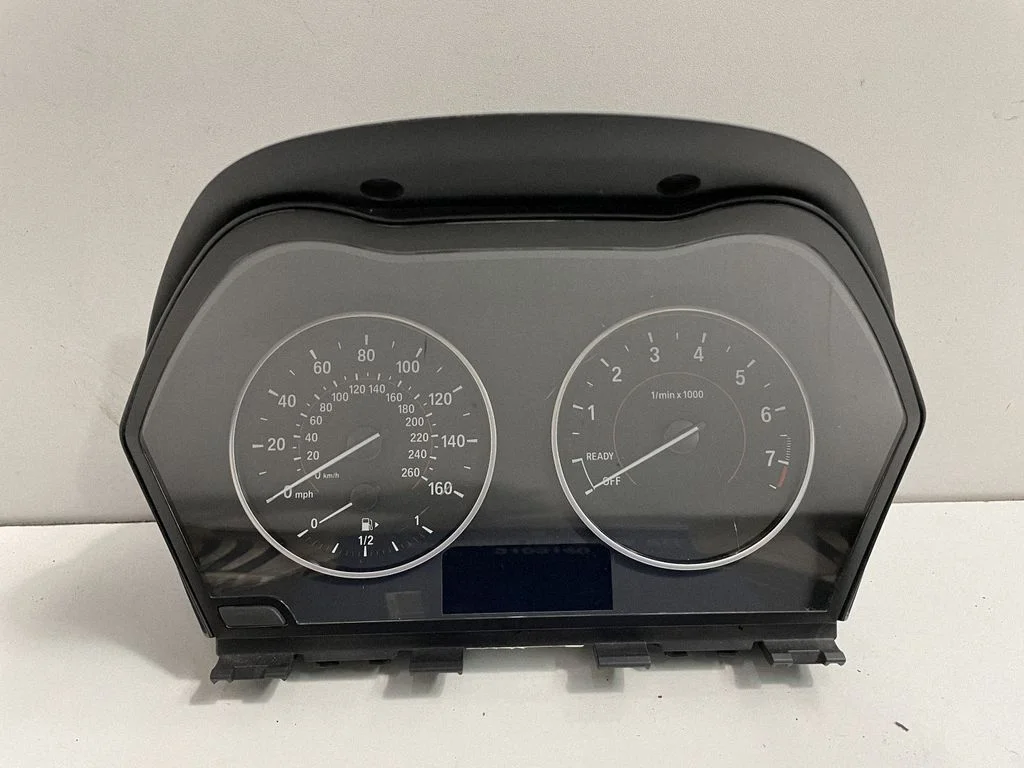 Spidometrs (instrumentu panelis) – BMW 2. sērija F22 F23 (2013-2017)