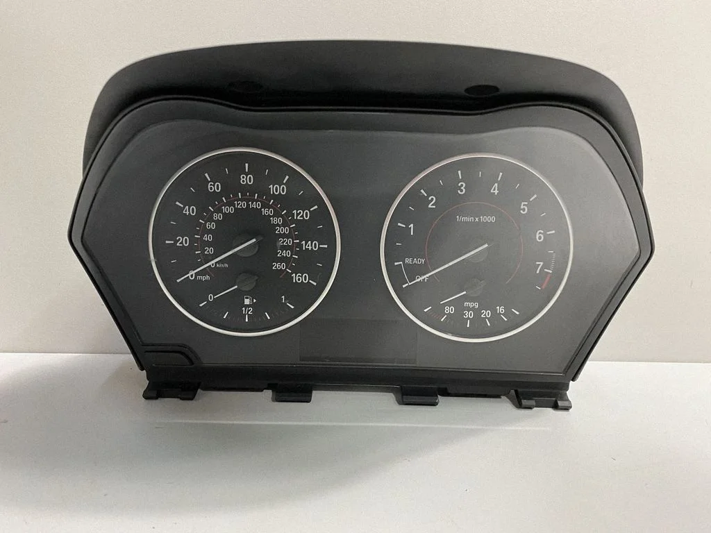Spidometrs (instrumentu panelis) – BMW 2. sērija F22 F23 (2013-2017)