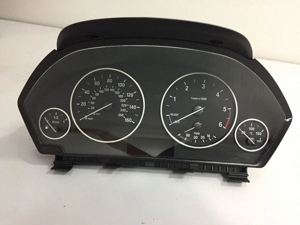 Spidometrs (instrumentu panelis) – BMW 3. sērija F30 F35 F31 (2012-2018)