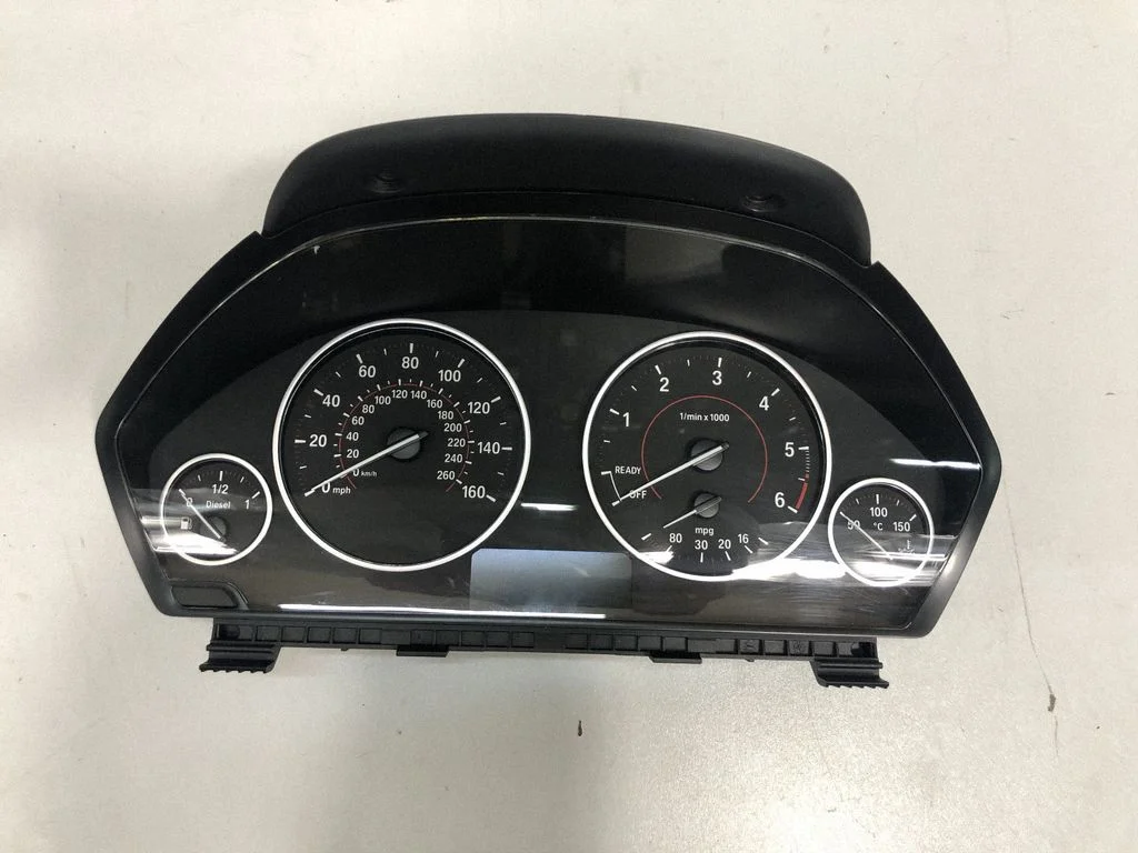 Spidometrs (instrumentu panelis) – BMW 3. sērija F30 F35 F31 (2012-2018)