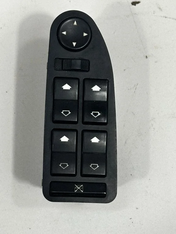 Electric window control switch – BMW 5 Series E39 (1996-2003)