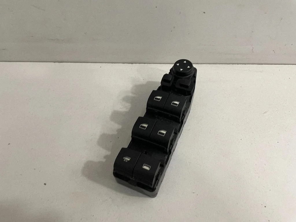 Electric window control switch – BMW 6 Series F12 F13 (2010-2018)