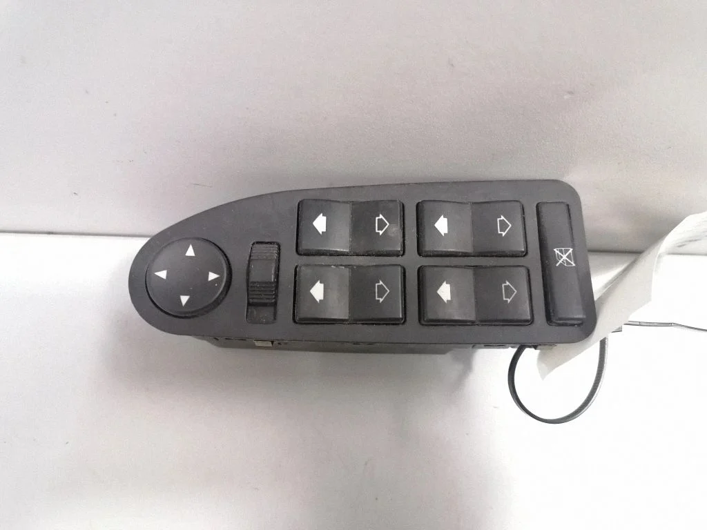 Electric window control switch – BMW 5 Series E39 (1996-2003)