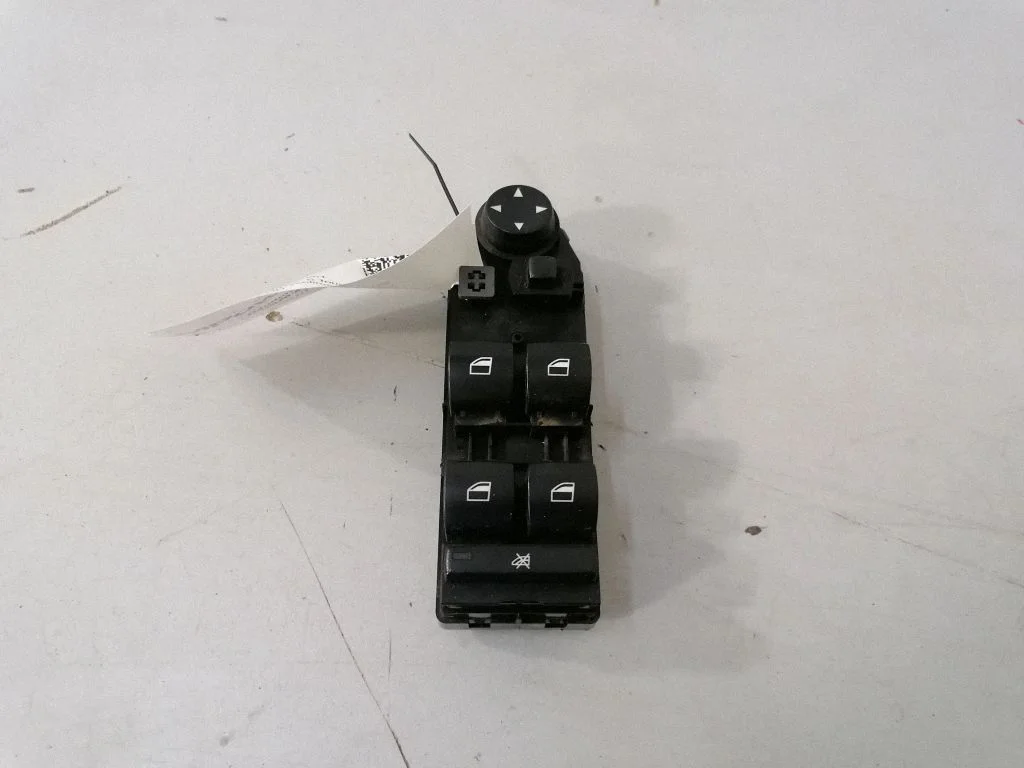 Electric window control switch – BMW 5 Series E60 E61 (2004-2010)
