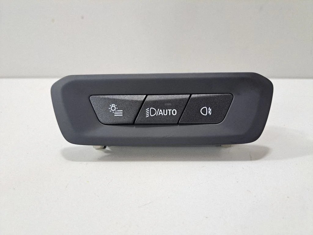 Gaismu slēdzis 5A71544