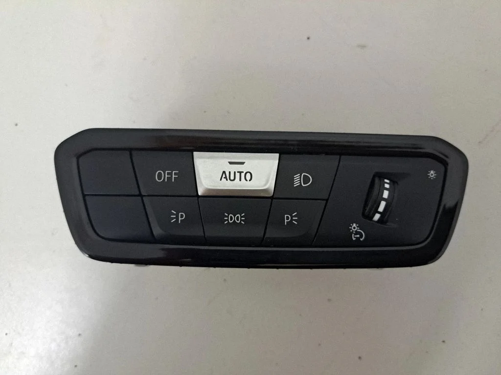 Light switch – BMW Series 8 M8 F91 F92 G14 G15 (2019-)